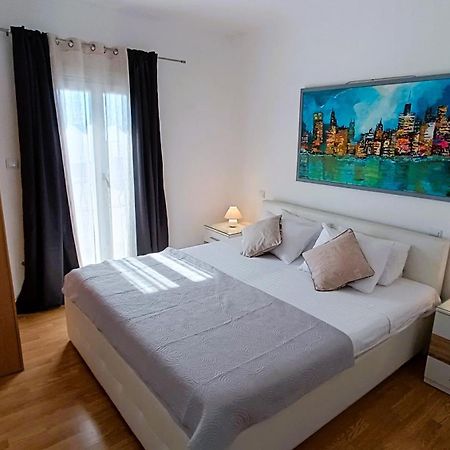 Apartments Ella มาคาร์สกา ภายนอก รูปภาพ
