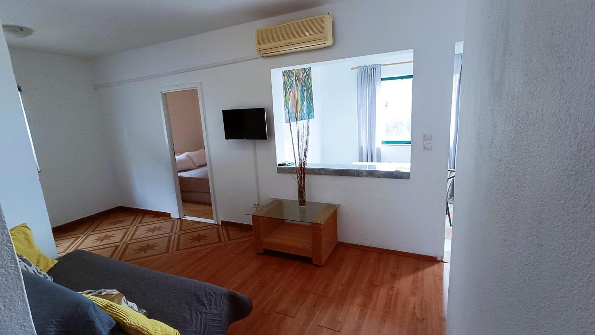 Apartments Ella มาคาร์สกา ภายนอก รูปภาพ