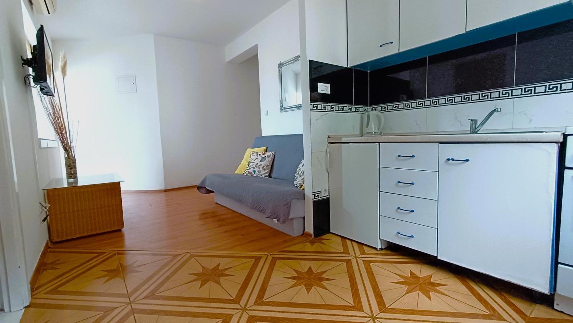 Apartments Ella มาคาร์สกา ภายนอก รูปภาพ