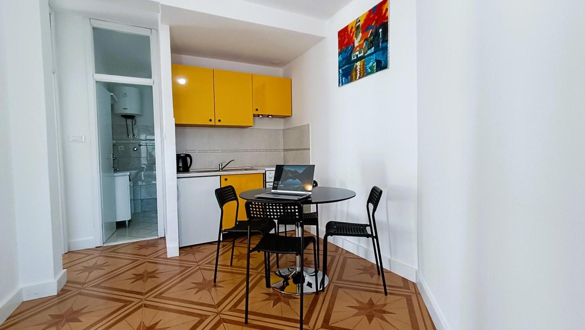 Apartments Ella มาคาร์สกา ภายนอก รูปภาพ