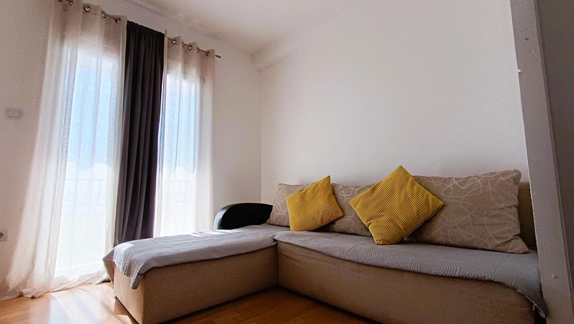 Apartments Ella มาคาร์สกา ภายนอก รูปภาพ
